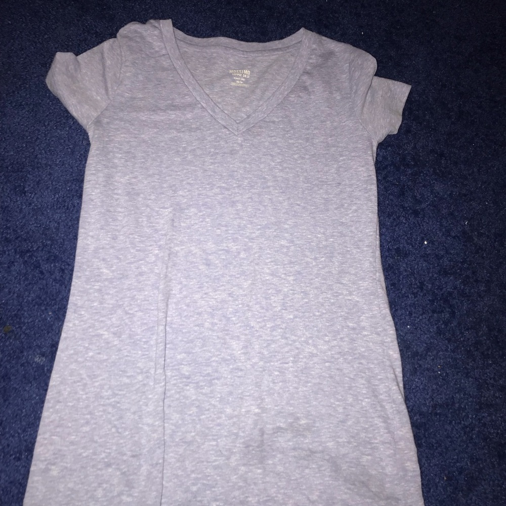 *** 5 for $20 item -- Light purple v neck